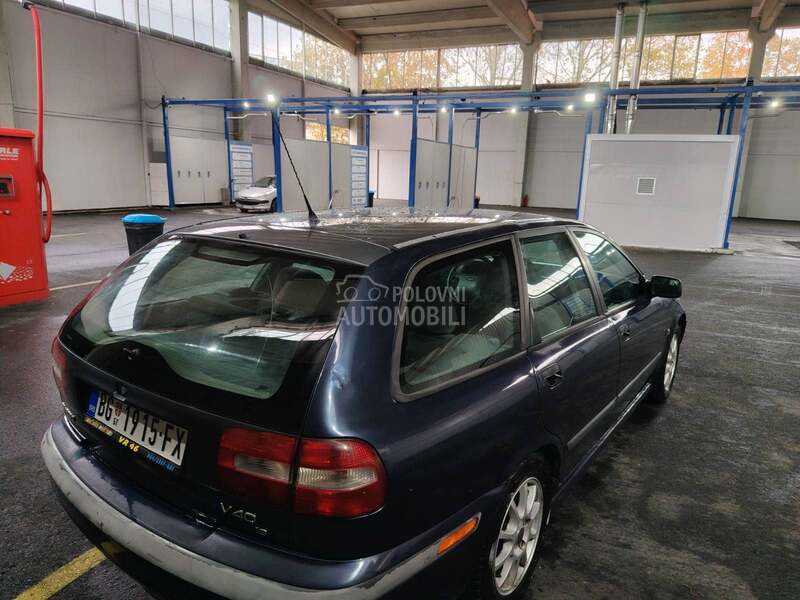 Volvo V40 