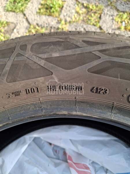 Continental 215/65 R17 Letnja