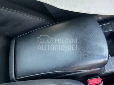 Naslon za ruke za Nissan X-Trail od 2013. do 2022. god.