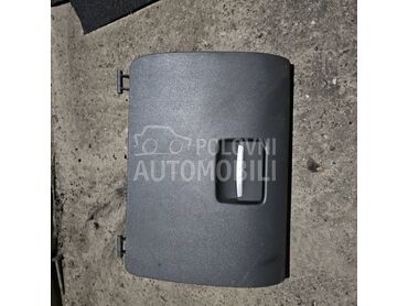 Poklopac kasete za Ford Focus od 2008. do 2011. god.