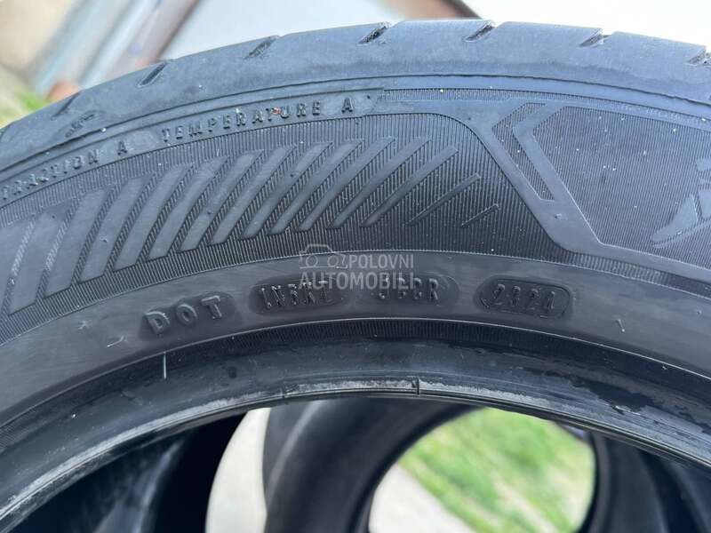 Goodyear 215/60 R17 Letnja