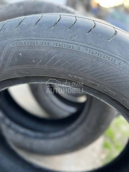 Goodyear 215/60 R17 Letnja