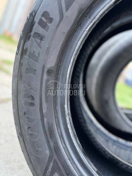 Goodyear 215/60 R17 Letnja