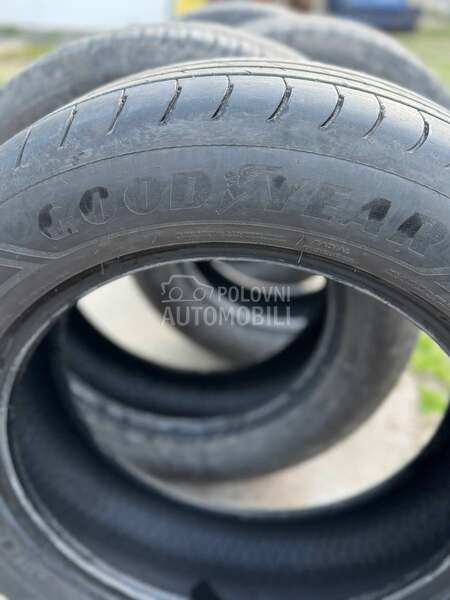 Goodyear 215/60 R17 Letnja