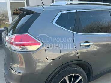 Polustranica desna siva za Nissan X-Trail od 2013. do 2022. god.