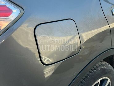 Poklopac rezervoara sivi za Nissan X-Trail od 2013. do 2022. god.