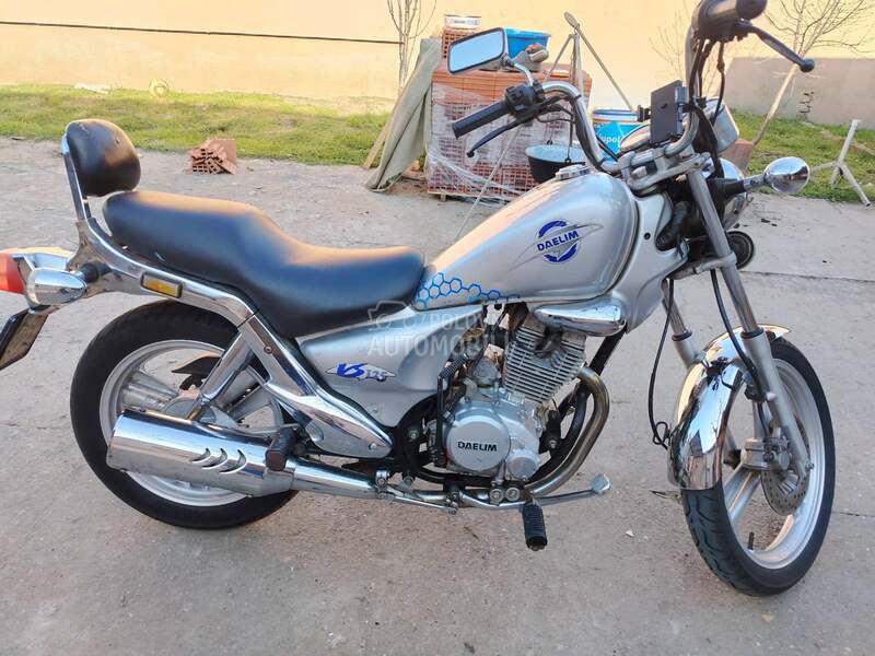 Daelim VS125F