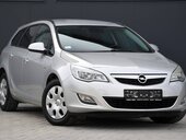 Opel Astra J 1.6 / SERVIS / REG
