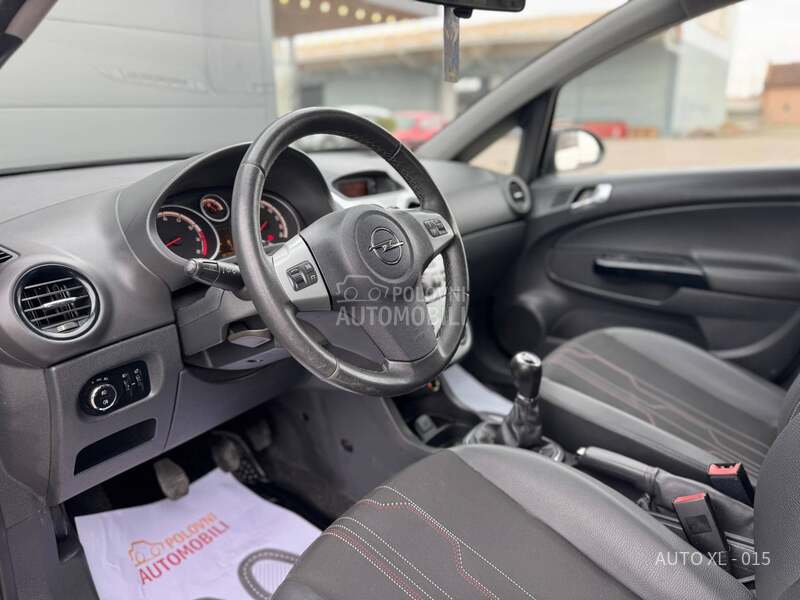 Opel Corsa D 1.2 B // COSMO