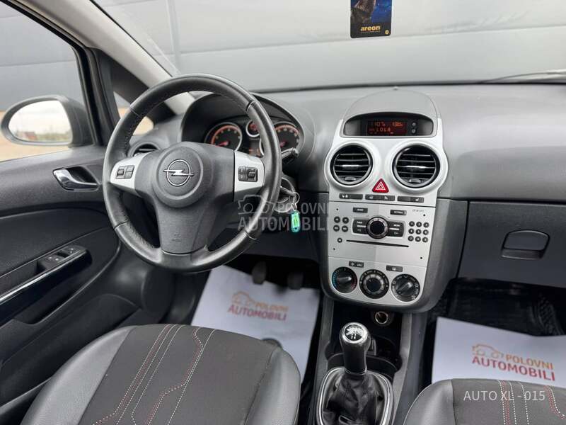 Opel Corsa D 1.2 B // COSMO