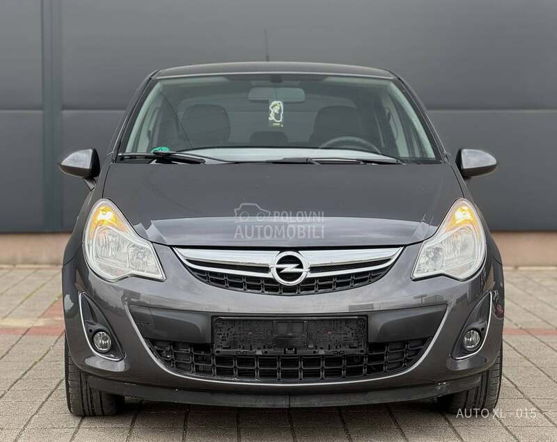 Opel Corsa D 1.2 B // COSMO