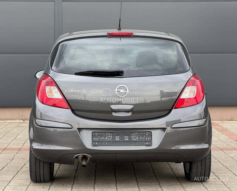 Opel Corsa D 1.2 B // COSMO