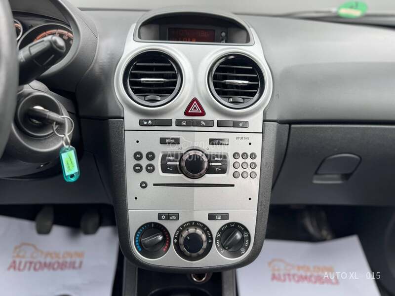 Opel Corsa D 1.2 B // COSMO