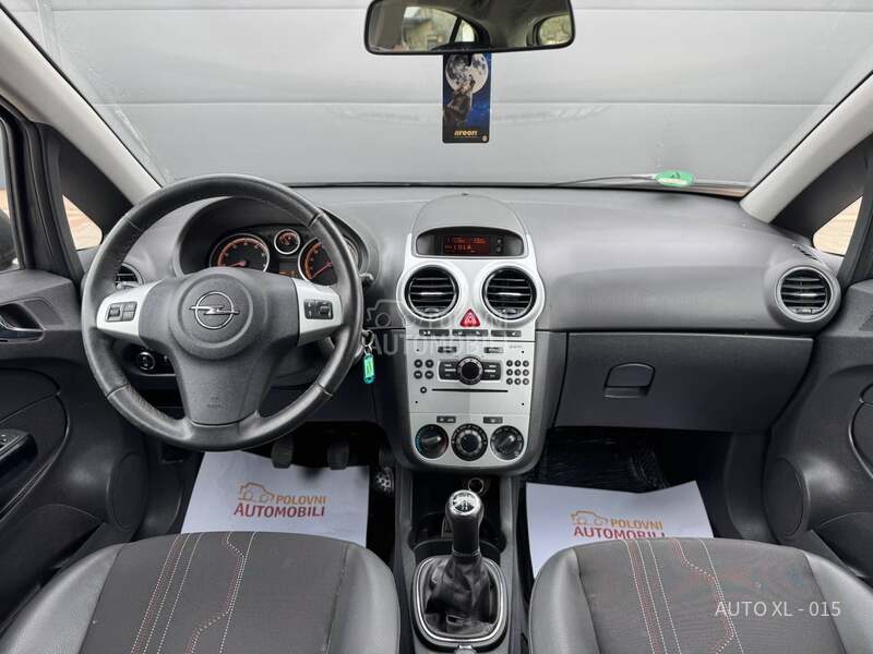 Opel Corsa D 1.2 B // COSMO