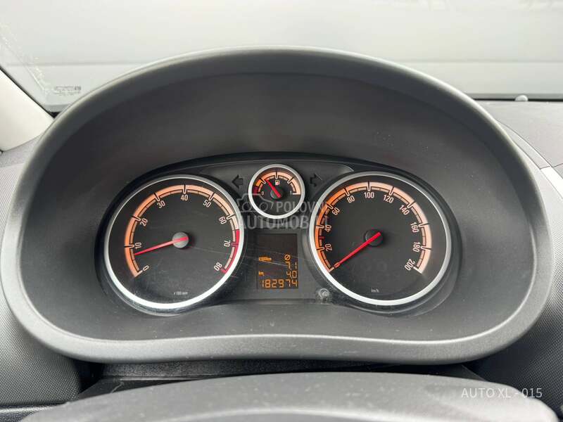 Opel Corsa D 1.2 B // COSMO