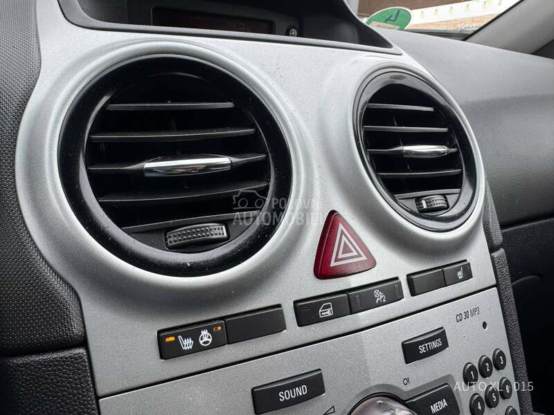 Opel Corsa D 1.2 B // COSMO