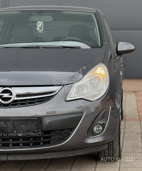 Opel Corsa D 1.2 B // COSMO