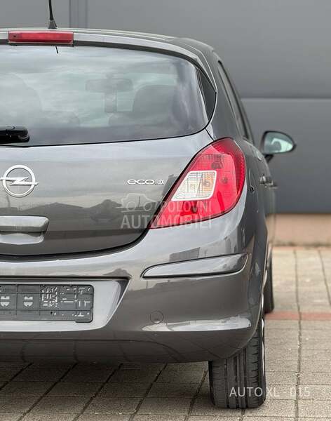 Opel Corsa D 1.2 B // COSMO