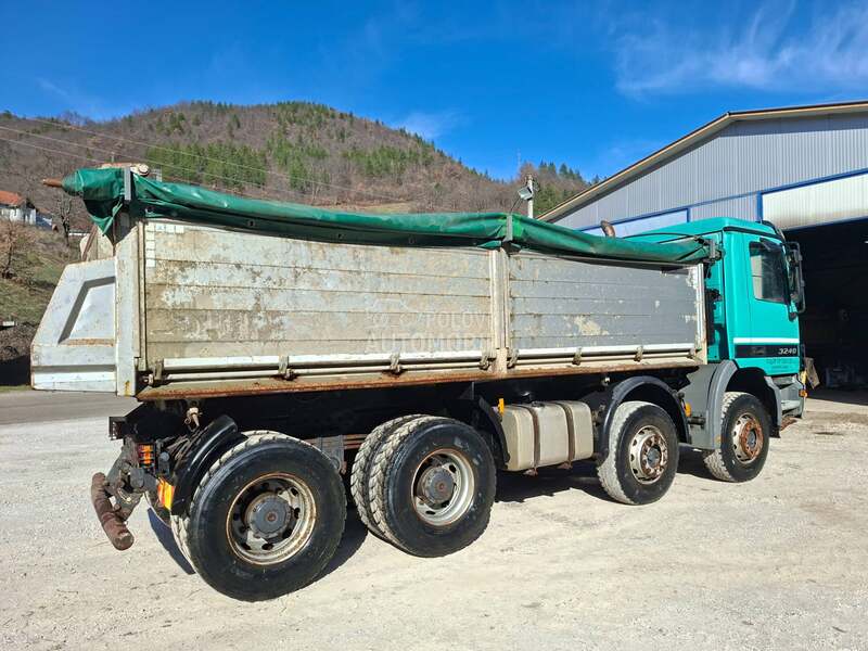 Mercedes Benz Aktros