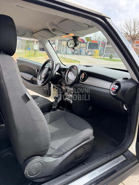 MINI Cooper 1.6