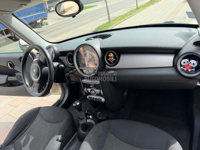 MINI Cooper 1.6