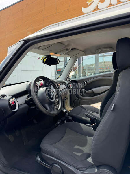 MINI Cooper 1.6