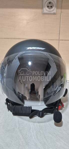 Jet kaciga sa komunikatorom