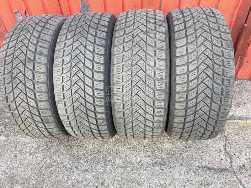 Landsail 185/55 R15 Zimska