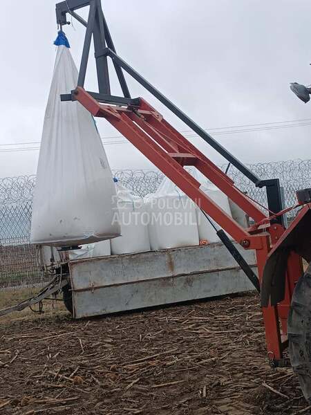 IMT Utovarivac za rolo bale