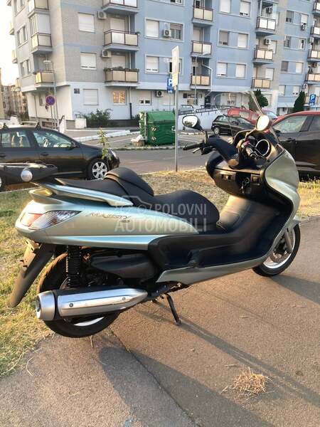 Yamaha majesty 400