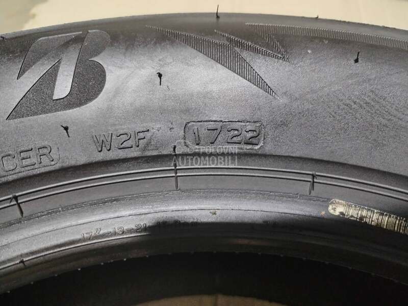 Bridgestone 215/60 R17 Zimska