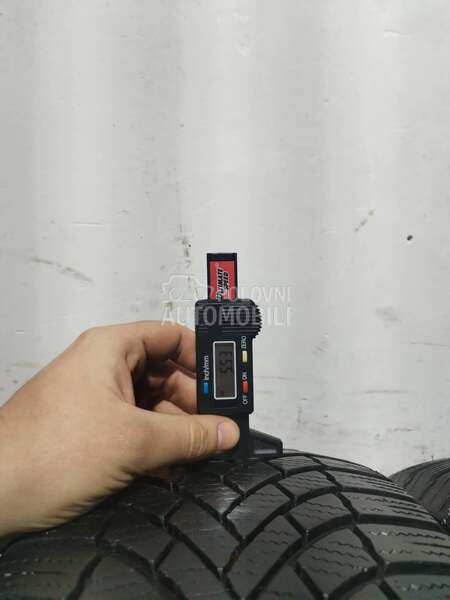 Bridgestone 215/60 R17 Zimska