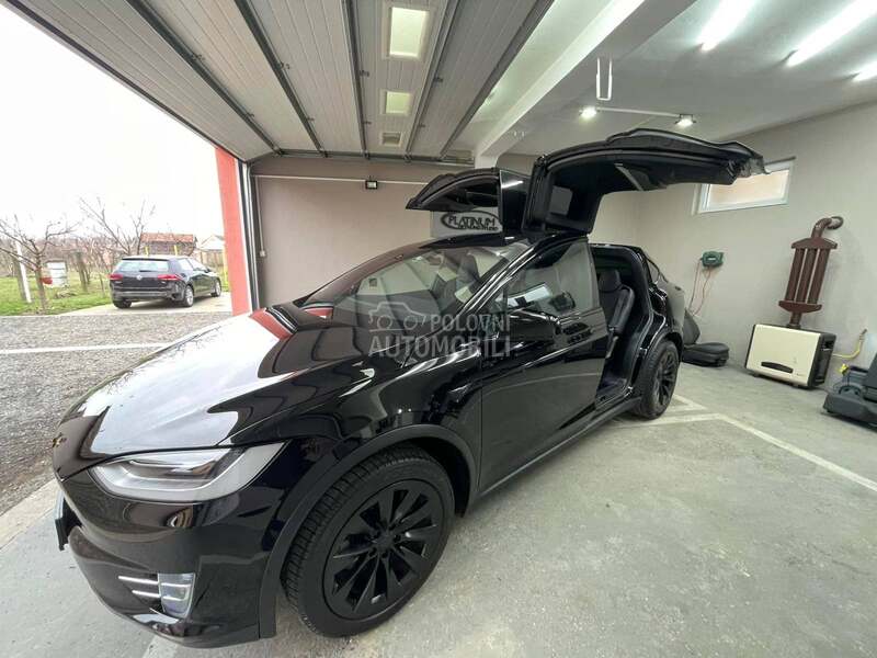 Tesla Model X 