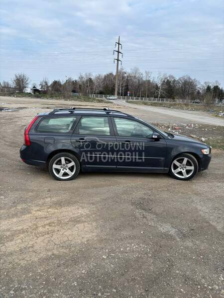 Volvo V50 