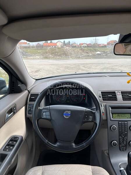 Volvo V50 
