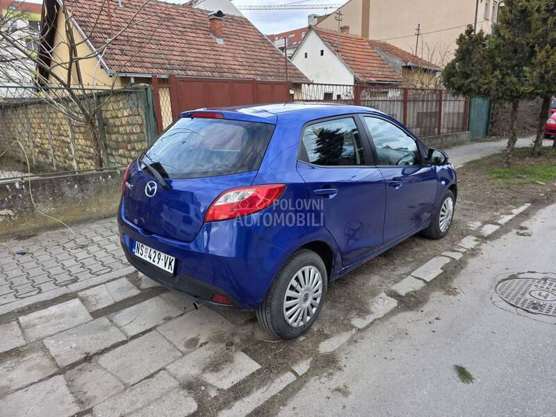Mazda 2 