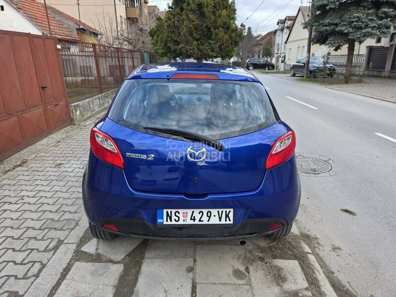 Mazda 2 