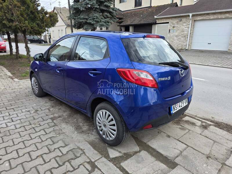 Mazda 2 