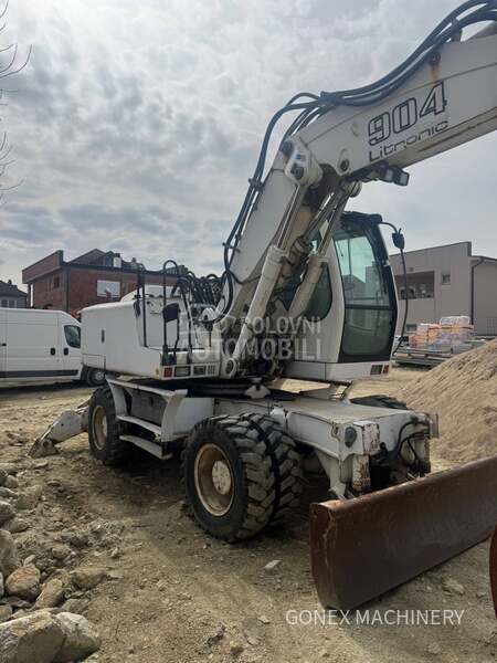 Liebherr A900C