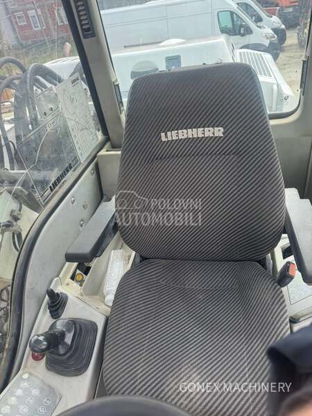 Liebherr A900C