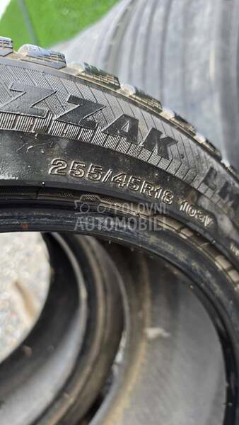 Bridgestone 255/45 R18 Zimska