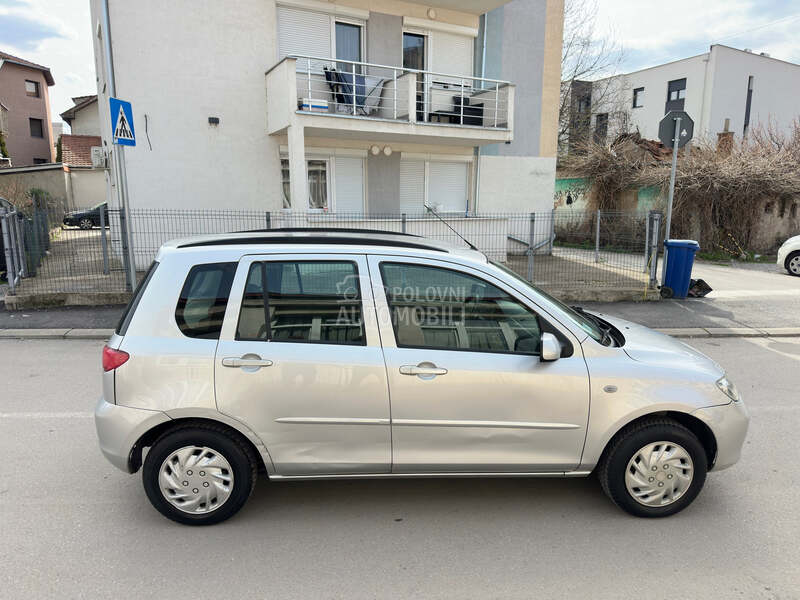 Mazda 2 