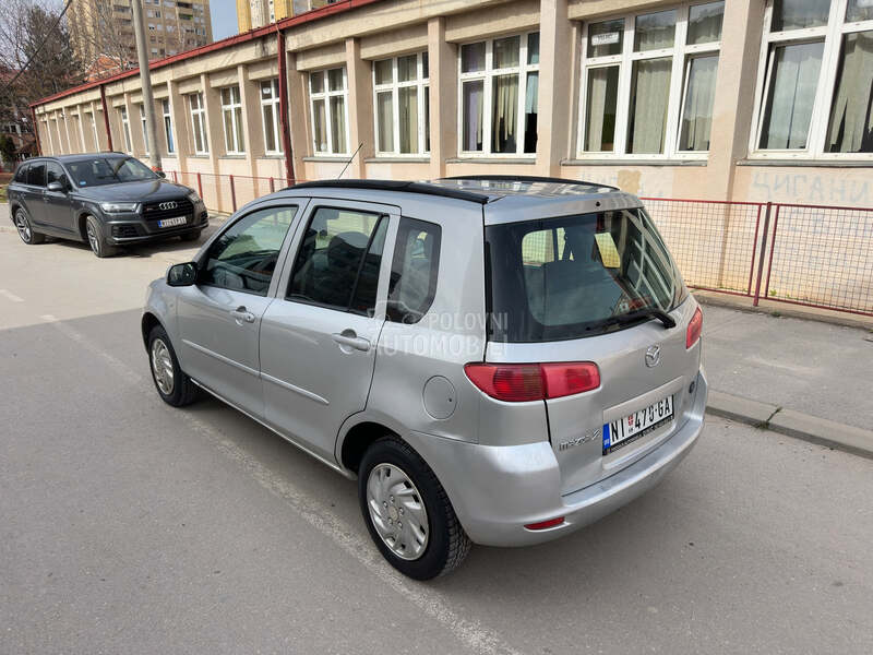 Mazda 2 