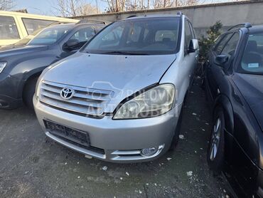 Toyota Avensis Verso -  kompletan auto u delovima