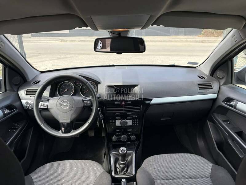 Opel Astra H NOV