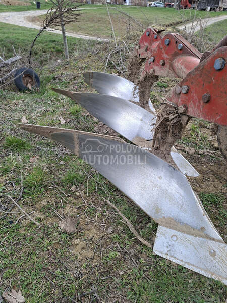 Kverneland tri brazde