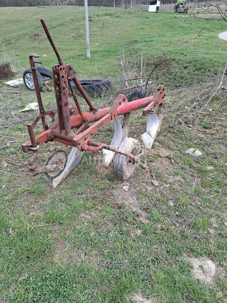 Kverneland tri brazde