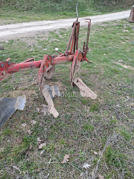 Kverneland tri brazde