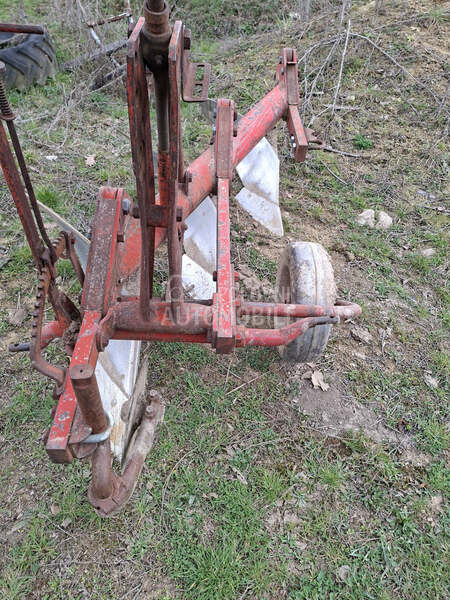 Kverneland tri brazde