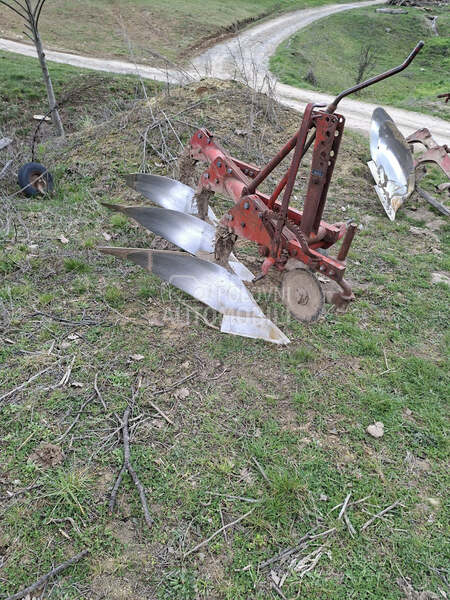 Kverneland tri brazde